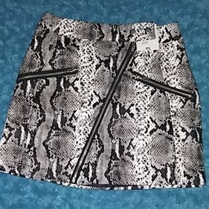 Short SnakeSkin Print Leather Skirt